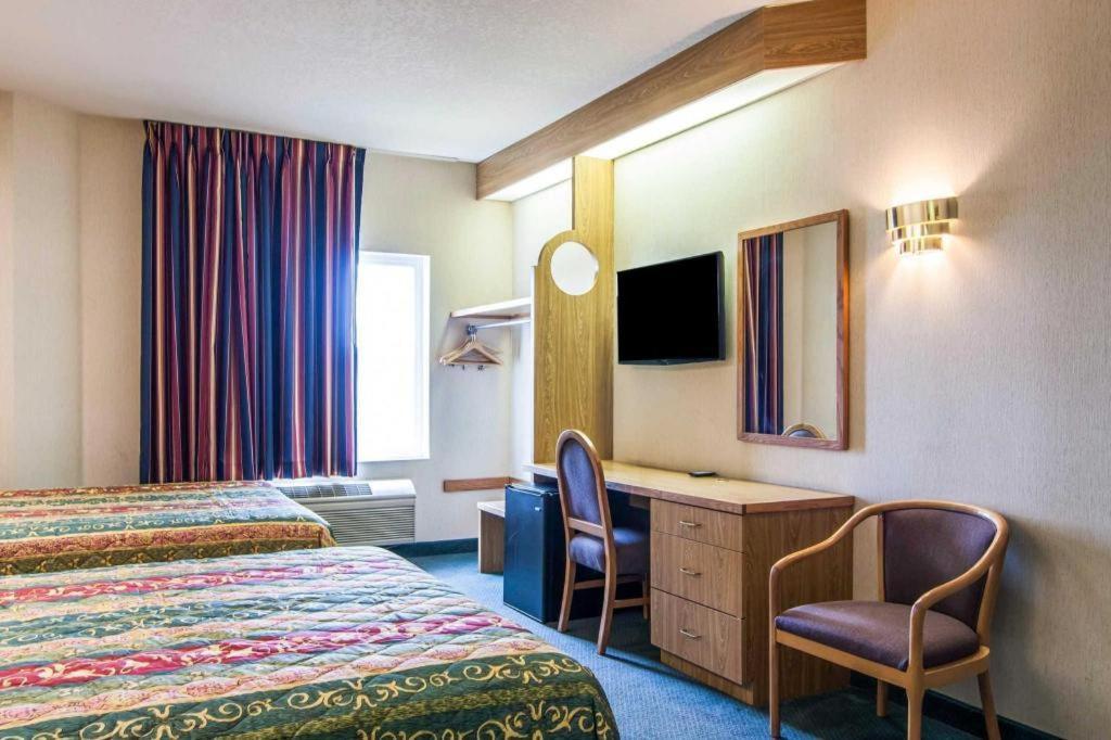 Rodeway Inn Salem Bagian luar foto
