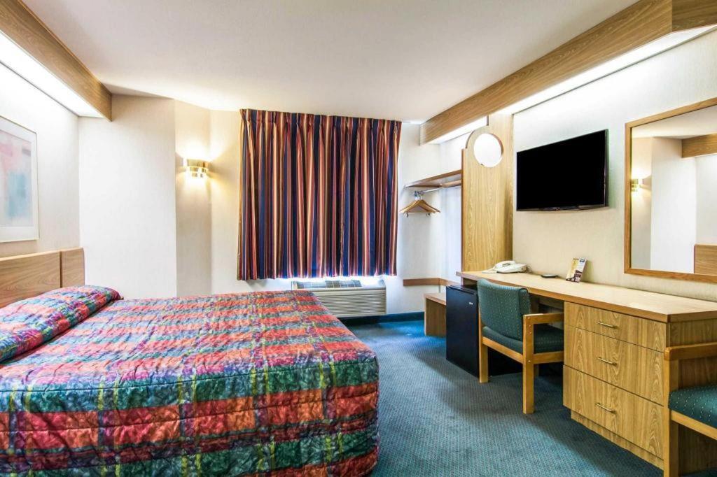 Rodeway Inn Salem Bagian luar foto