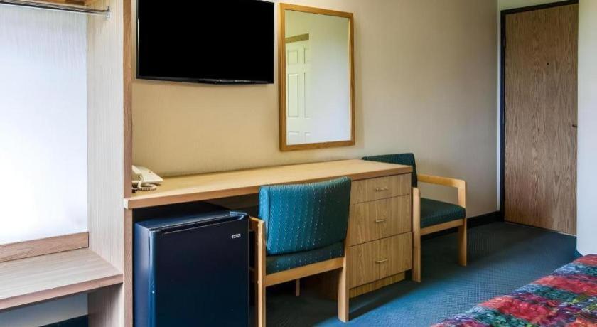 Rodeway Inn Salem Bagian luar foto