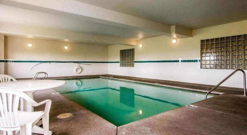 Rodeway Inn Salem Bagian luar foto