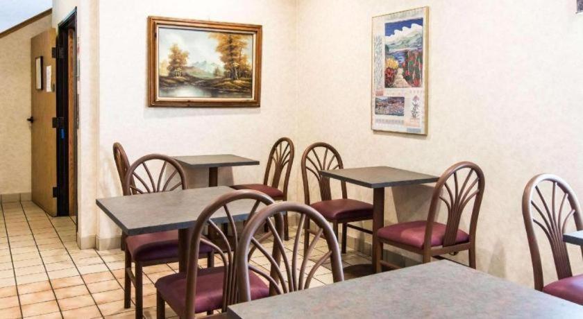 Rodeway Inn Salem Bagian luar foto